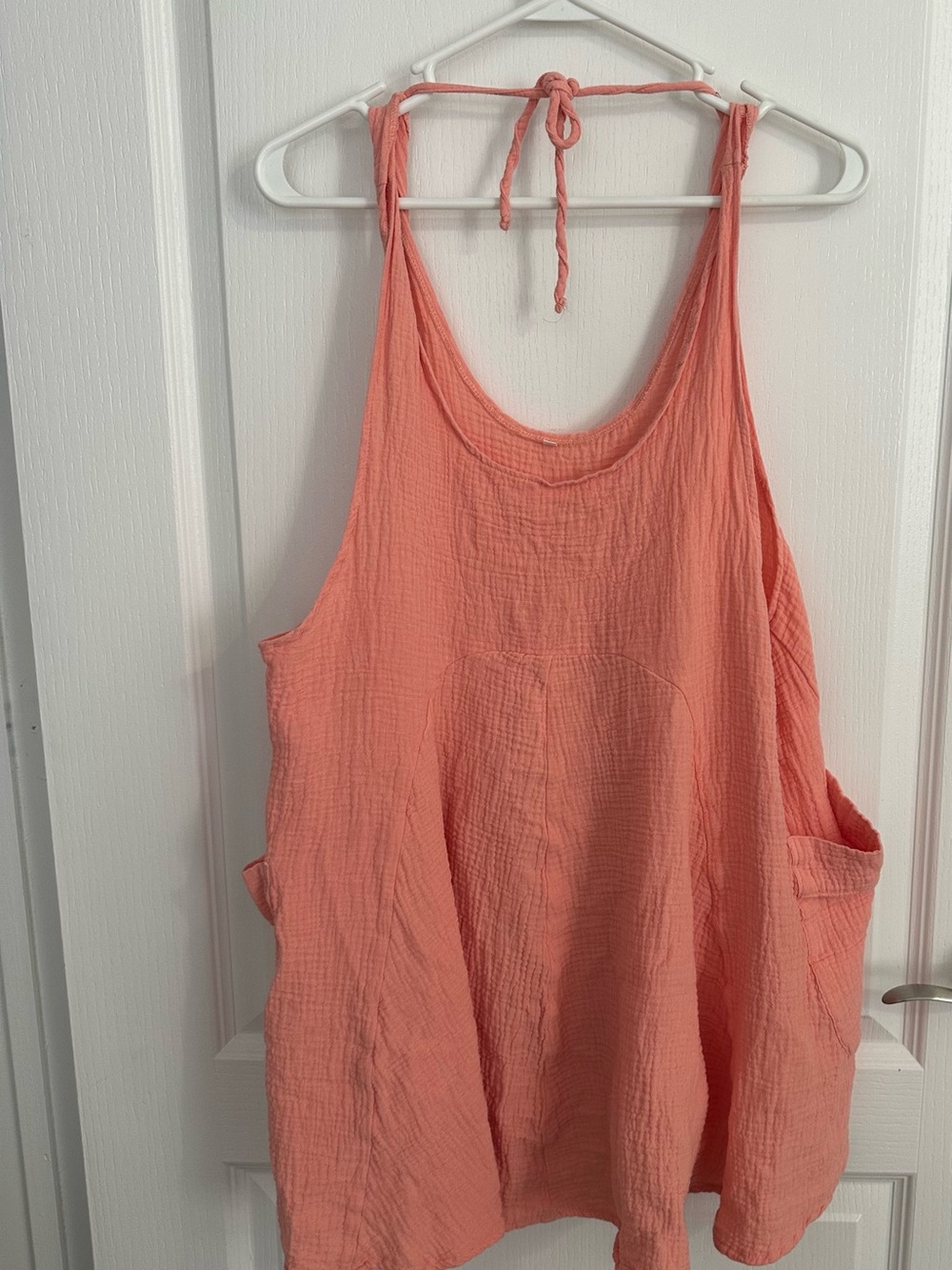 Lightweight Coral Women's Sleeveless Halter Tie Top